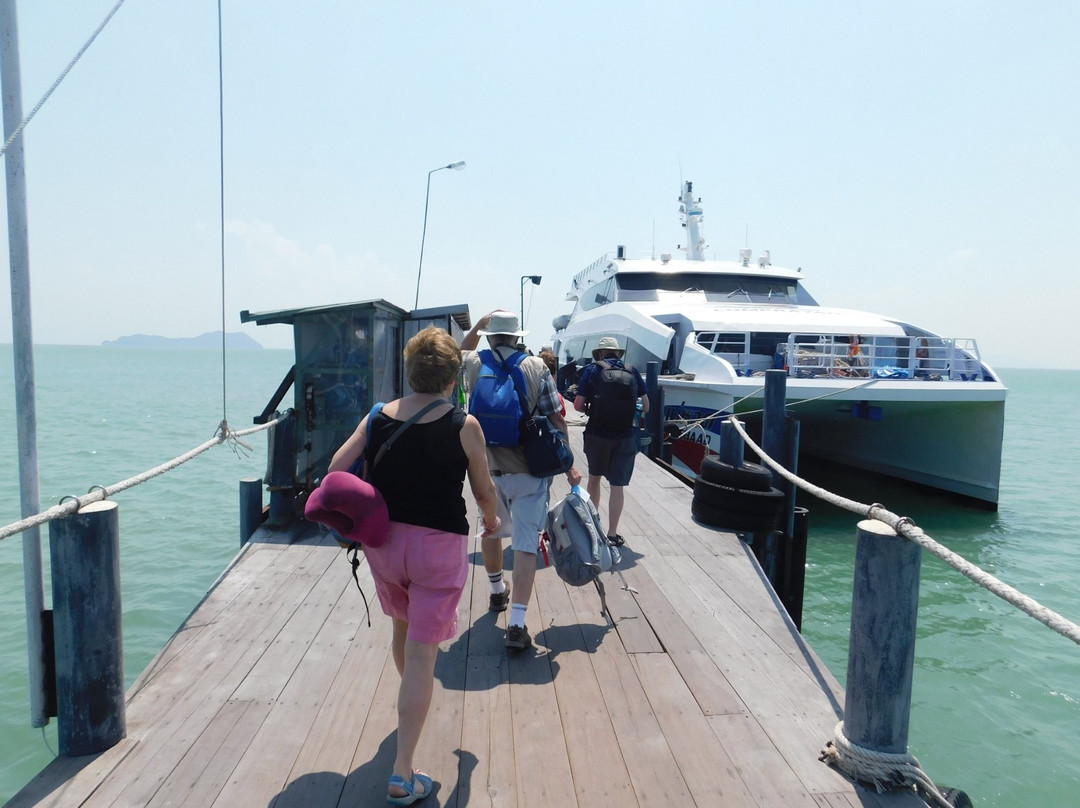 Lomprayah High Speed Catamaran景点图片