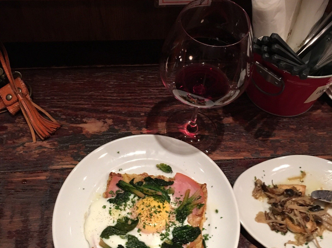 角打ワイン 利三郎