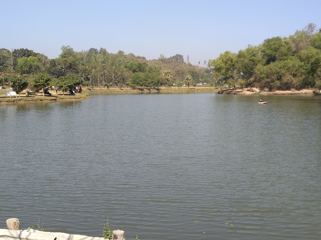 Vatiary Lake景点图片