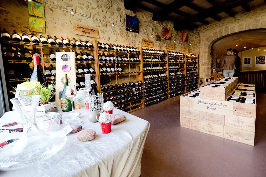 Vinadea - Maison des Vins et Vinotheque-教皇新堡必去景点