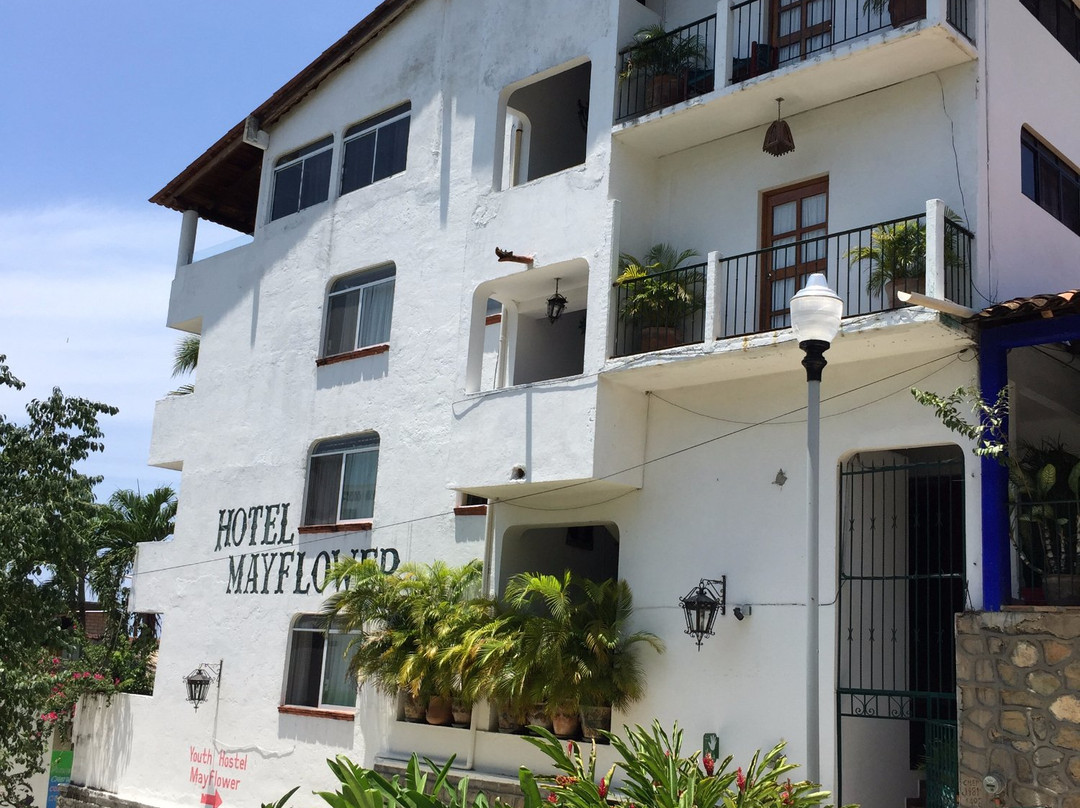 MayFlower Hotel & Hostal