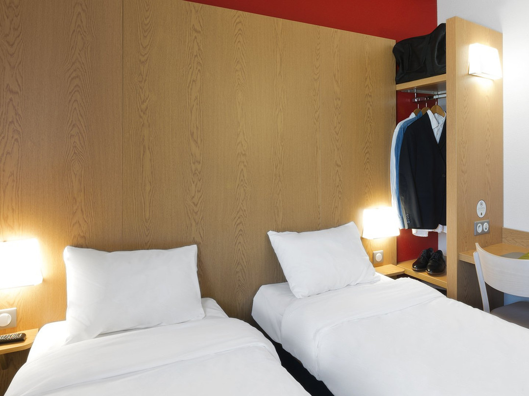 B&b Hotel Niort Marais Poitevin Est