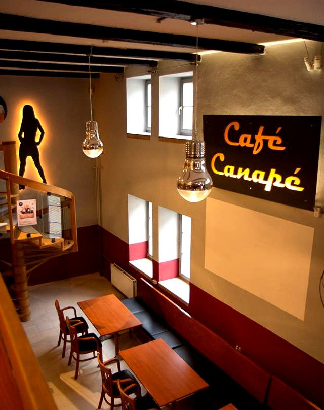 Oschersleben旅游景点-Studentenkneipe Café Canapé