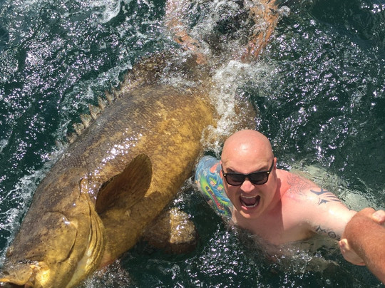 Island Fever Fishing Charters-迈尔斯堡海滩必去景点