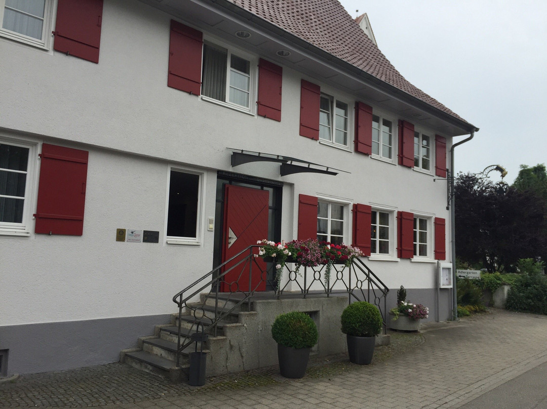 阿德尔酒店主图