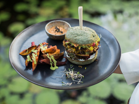 Nutrio Restaurant & Bar