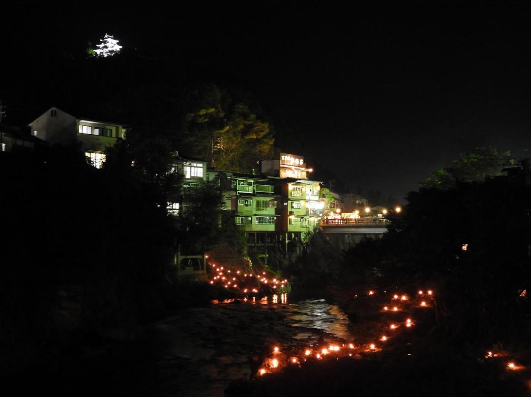 Tetsuya Odori (Gujo Odori)-郡上市必去景点