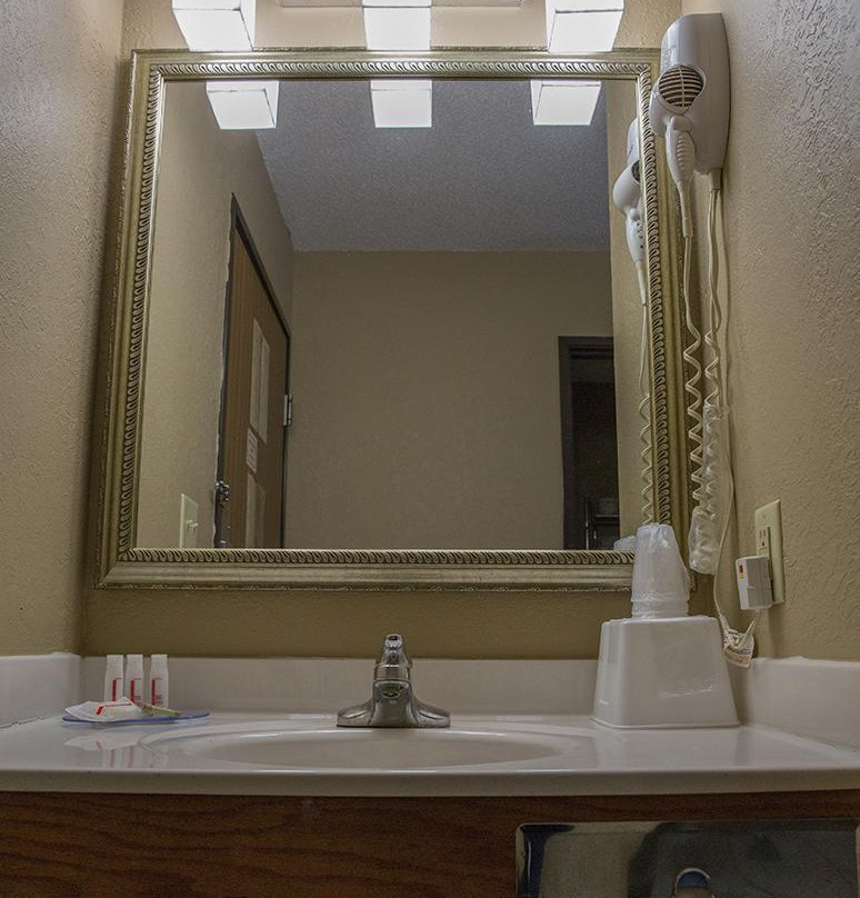 Canton酒店住宿-Super 8 by Wyndham Canton IL