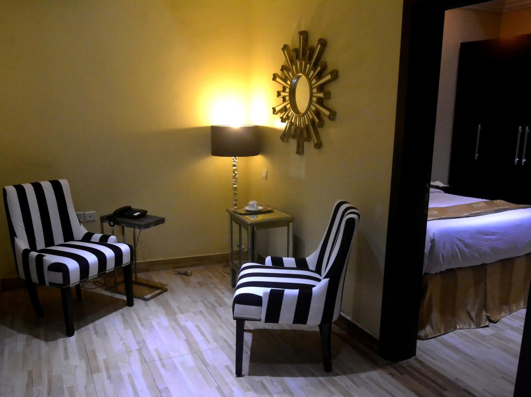 The Dover Hotel Ikeja主图