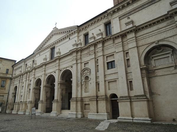 Basilica di Santa Barbara-曼托瓦必去景点