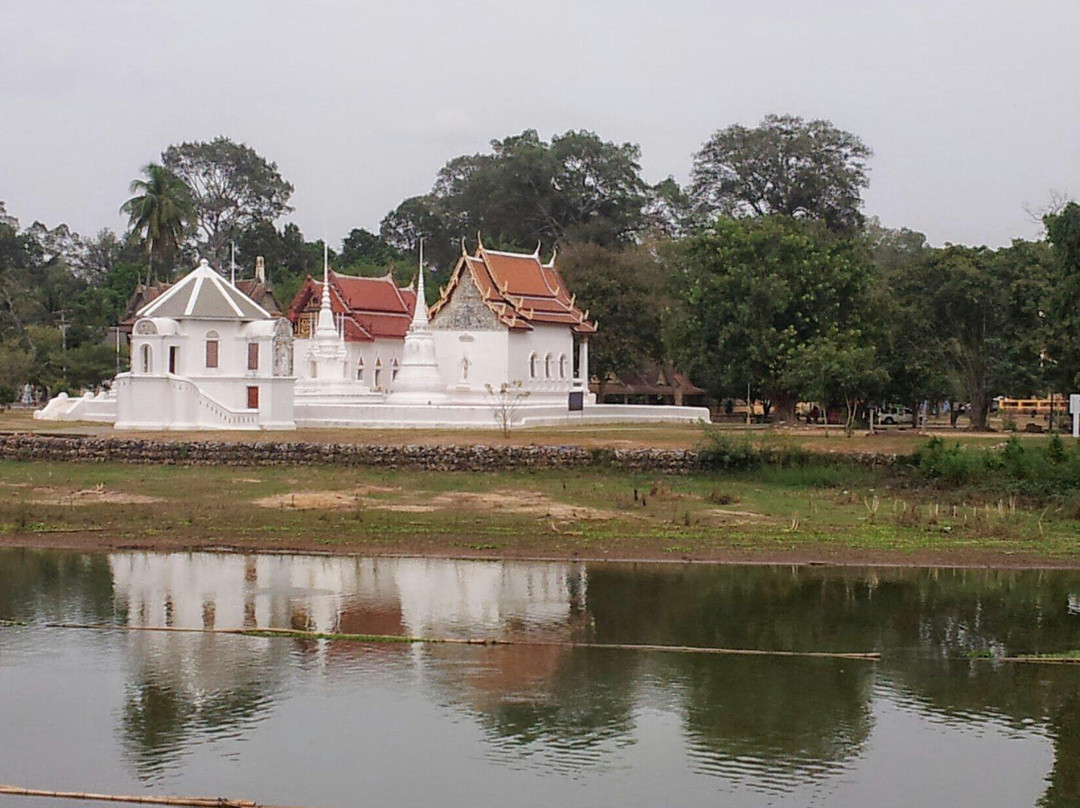 Wat Uposatharam (Wat Bot Manorom)景点图片