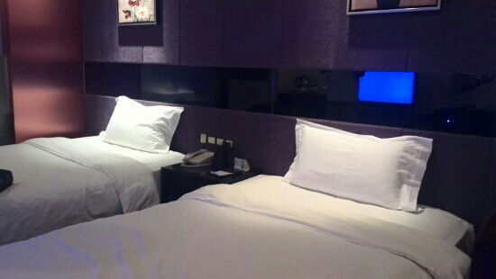 嘉禾天豪酒店贵阳火车站店-客卧