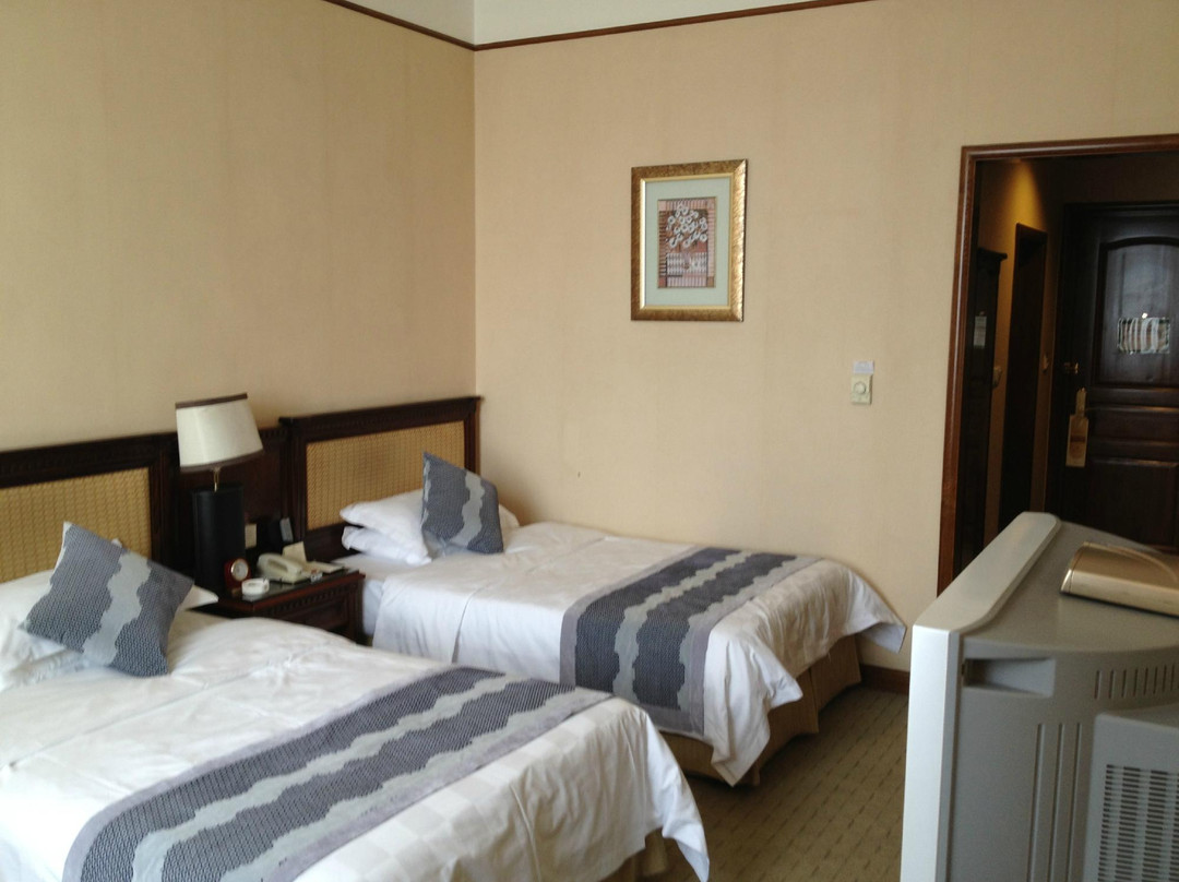 龙城花园饭店主图