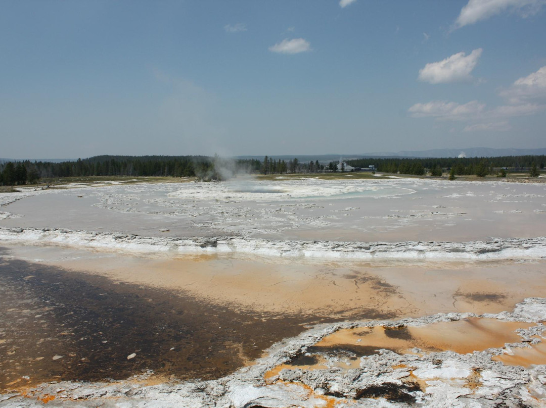 下间歇喷泉盆地-黄石国家公园必去景点