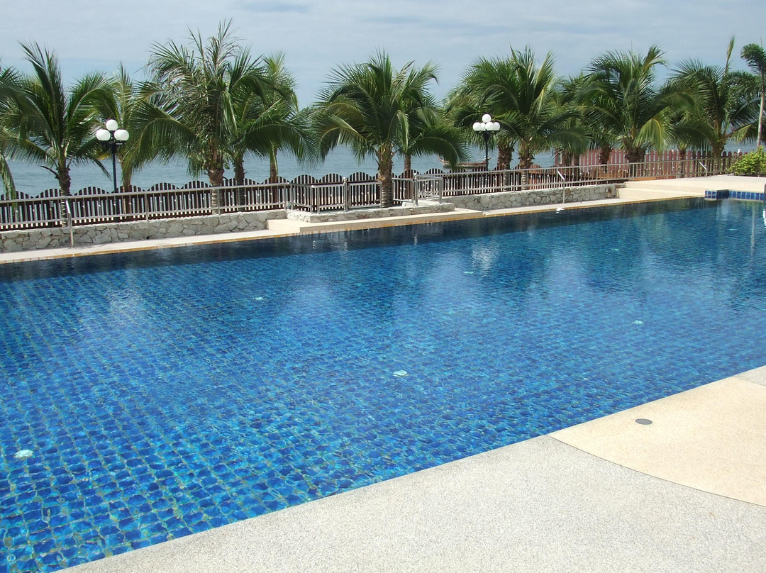 瑟琳尼莎酒店主图