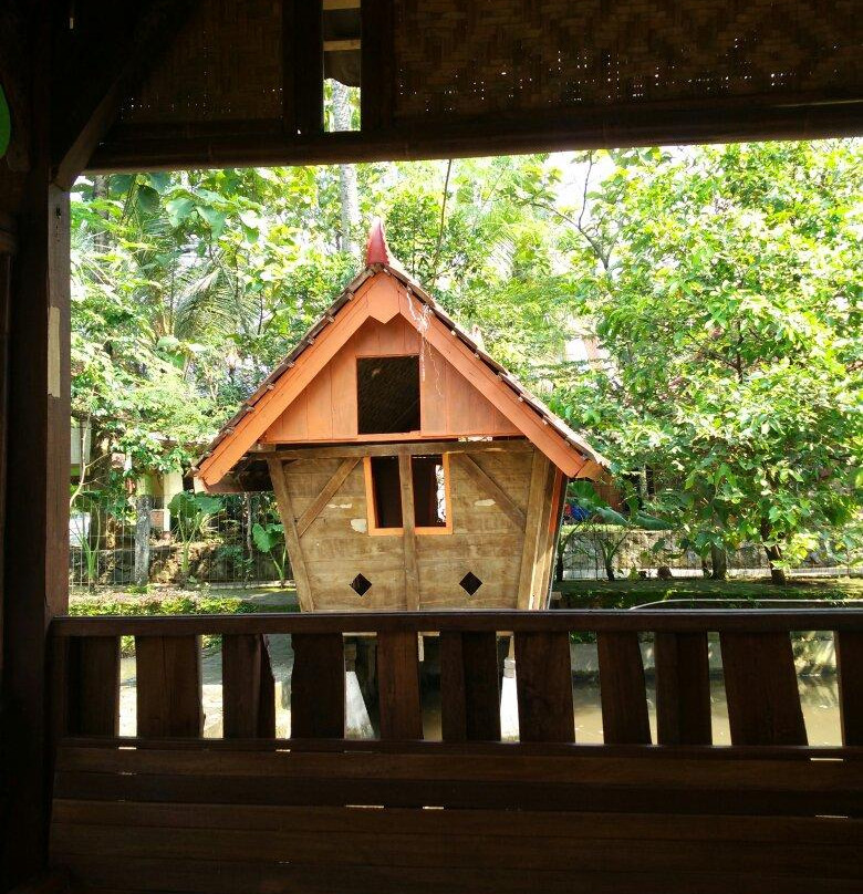 Bumiayu餐馆和美食-Lumbung Ikan Brug Bodhol