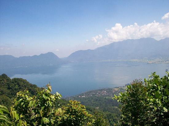Lake Maninjau-武吉丁宜必去景点