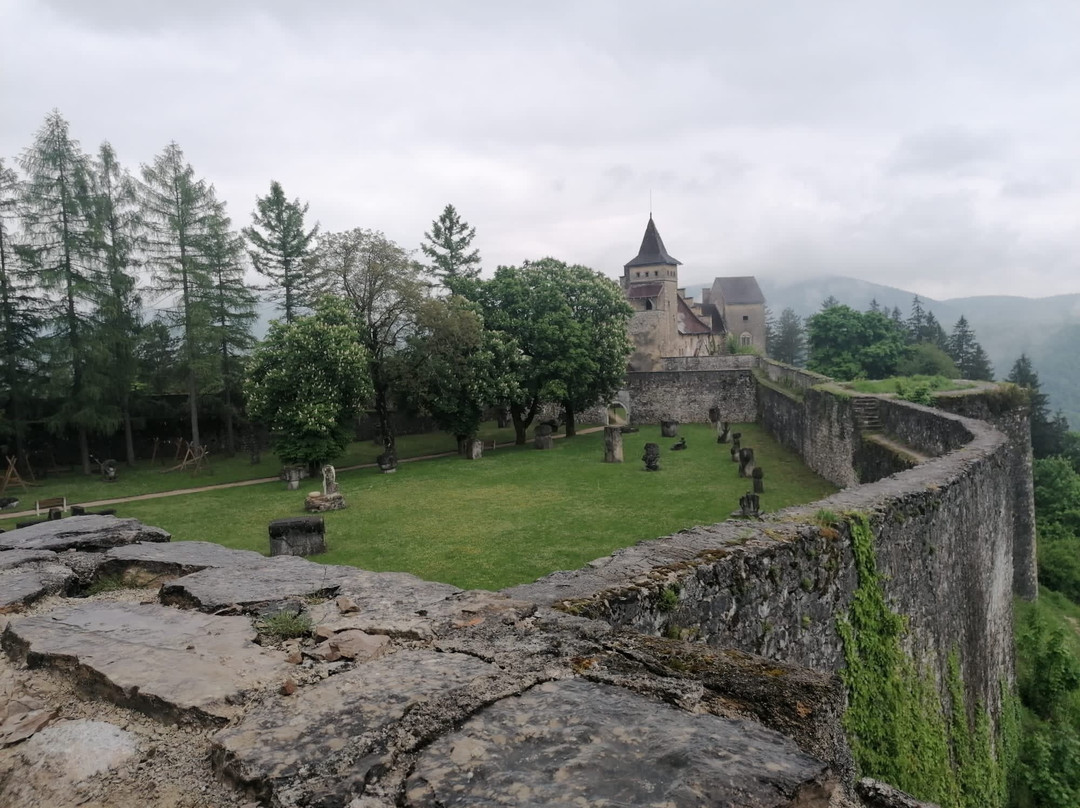 Ostrožac Castle景点图片