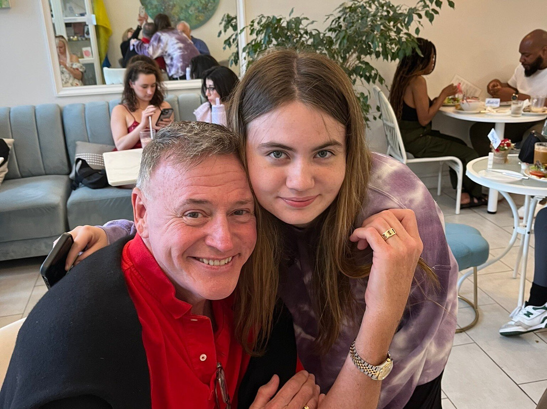 D Light Cafe & Bakery