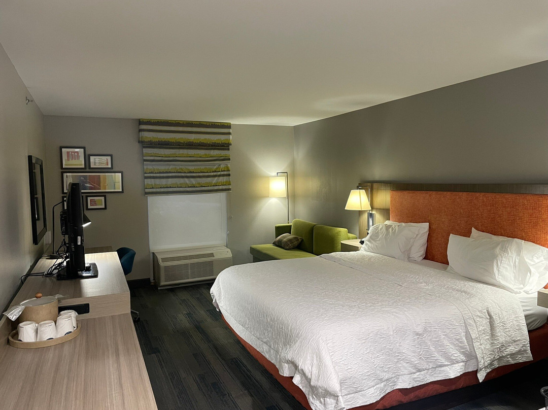 布朗伍德希尔顿恒庭酒店主图