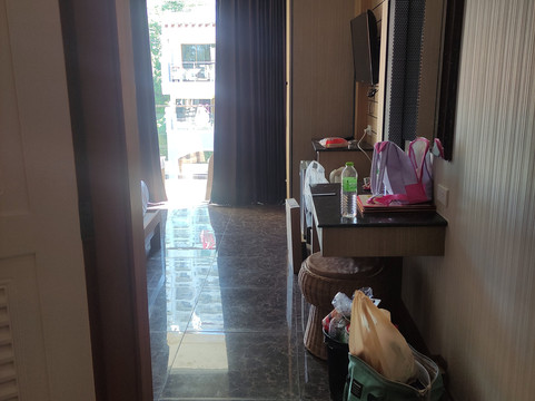 普吉岛安达海滨酒店主图