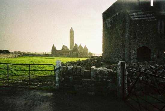 Kilmacduagh Tower-Gort必去景点