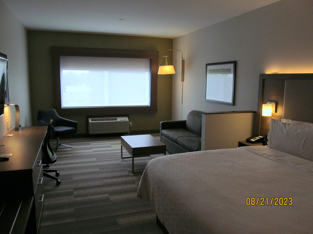 Holiday Inn Express & Suites Brandon by IHG主图