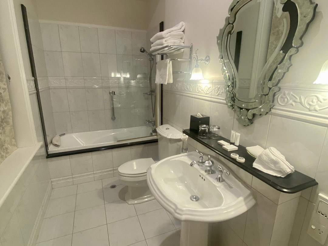 Craig's Royal Hotel主图