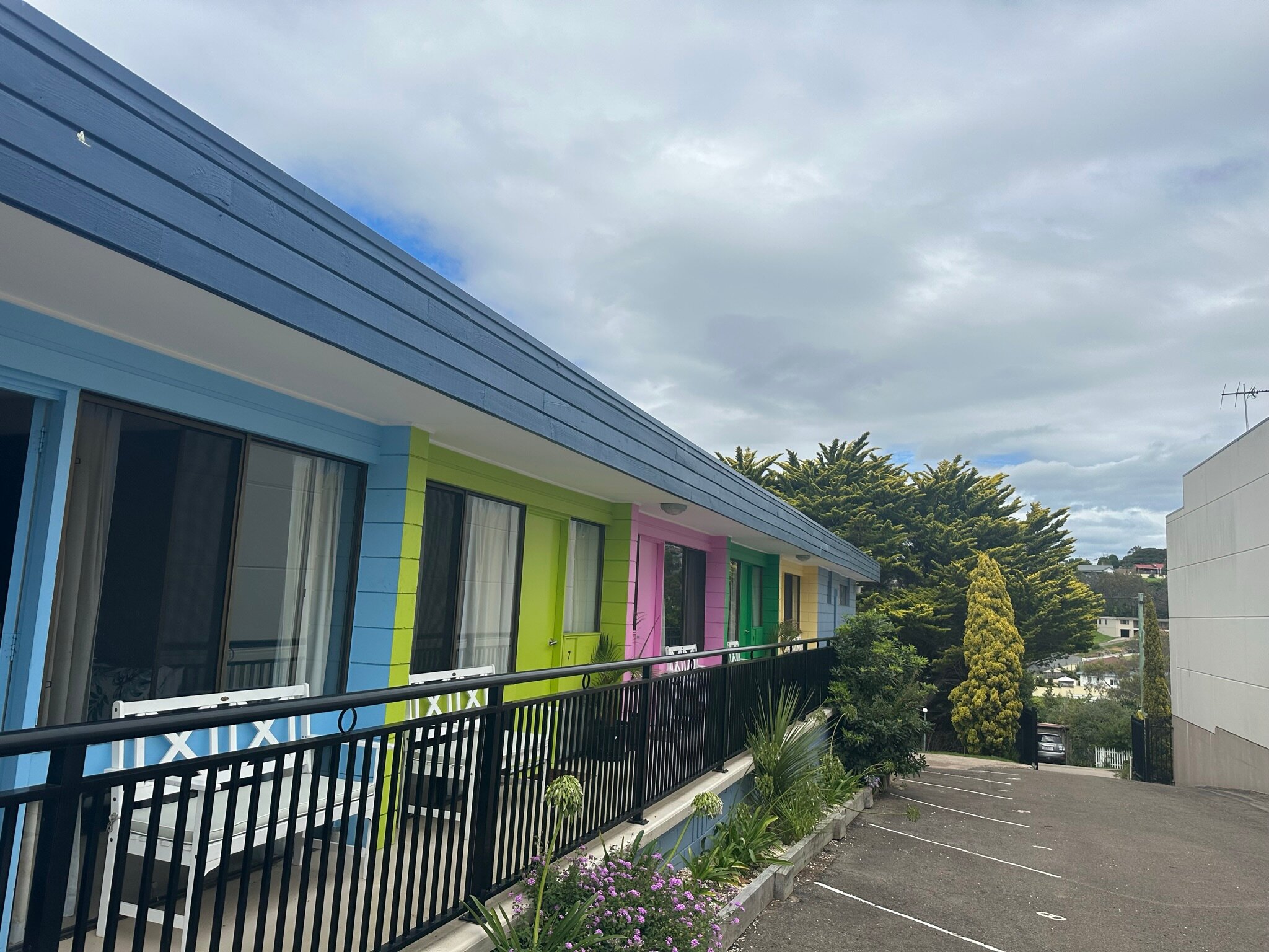 Coast Motel Eden-官方