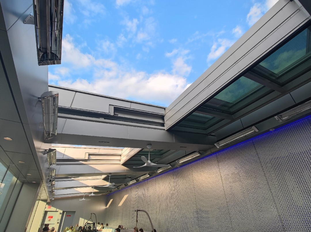 Delta Sky Club LaGuardia Airport景点图片