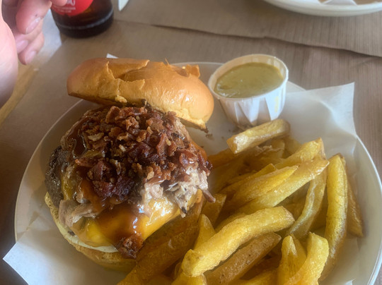 La Osa Handmade Burgers