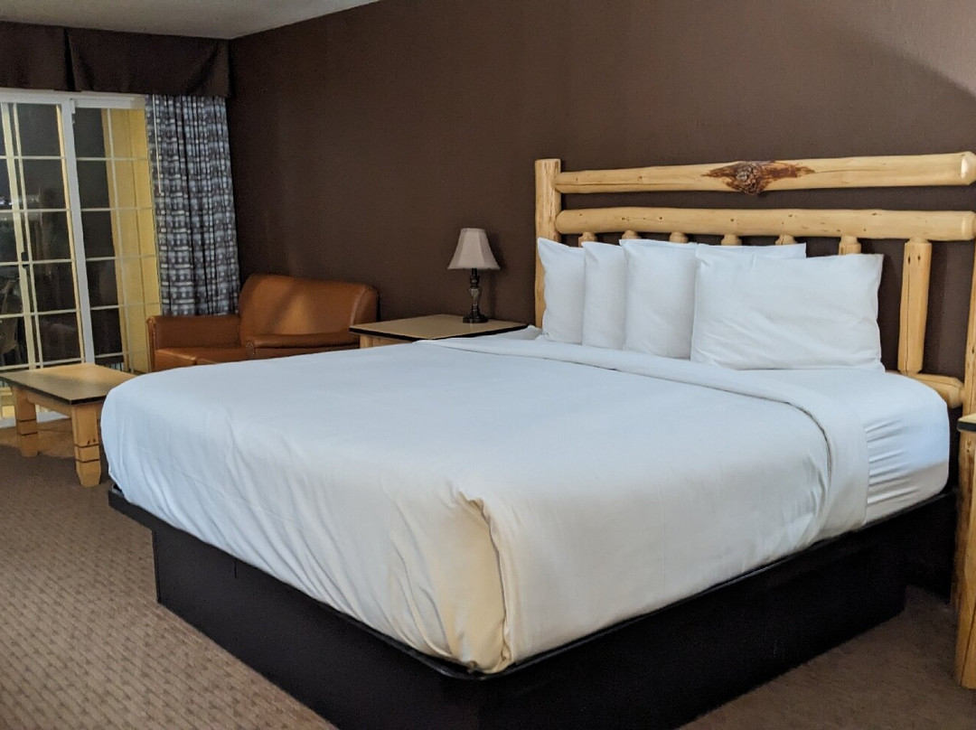 Sisters Inn and Suites主图