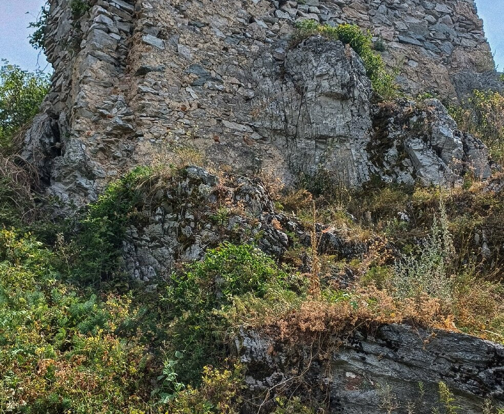 Hrad Gymes-Jelenec必去景点