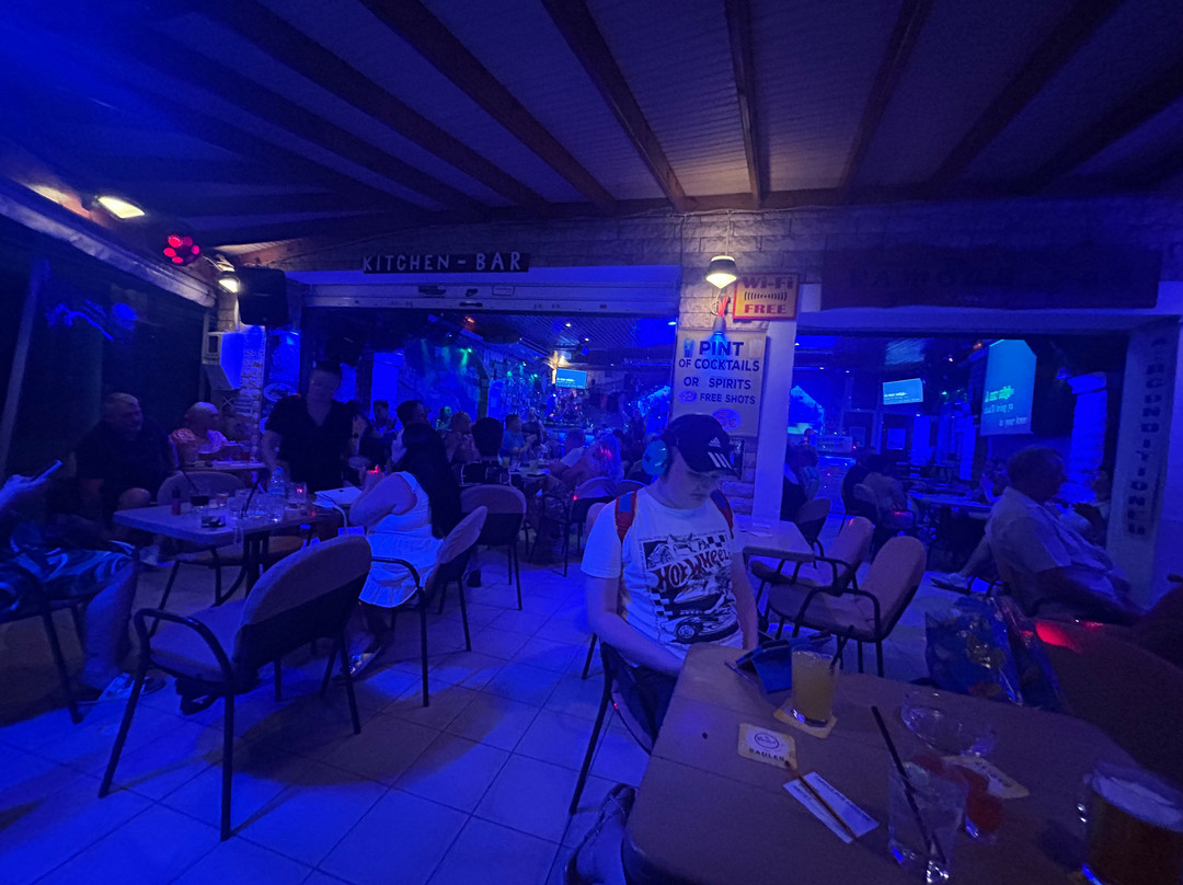 Maria's Famous Karaoke Fun Pub-Kavos必去景点