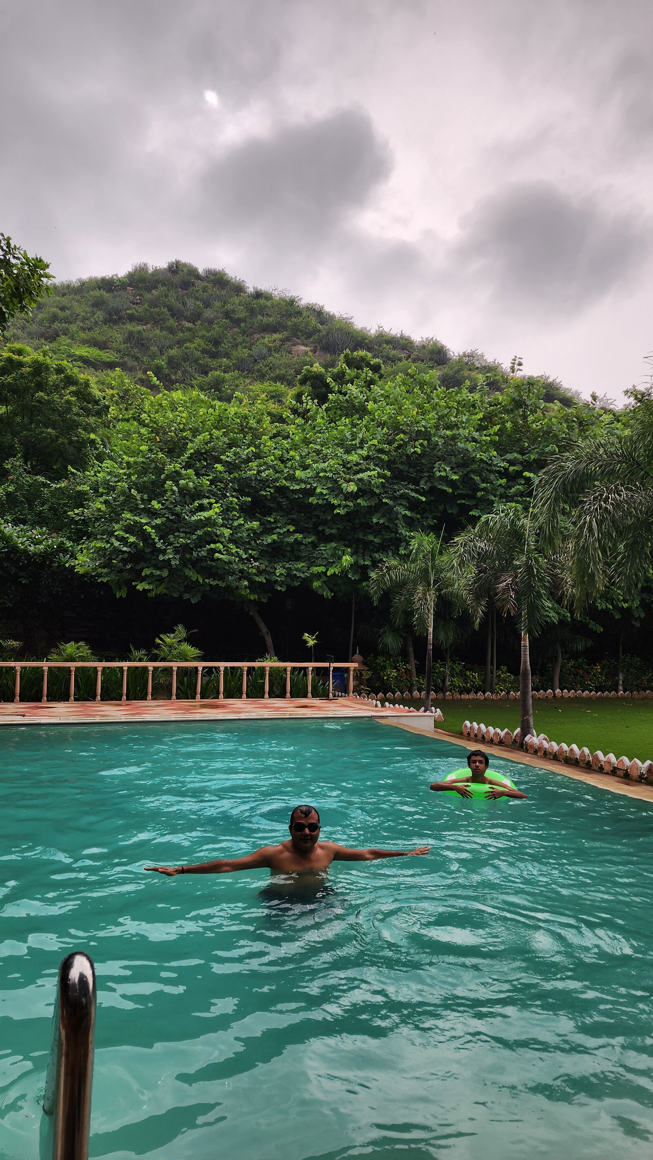 Tree of Life Inderpura Resort, Udaipurwati-泳池