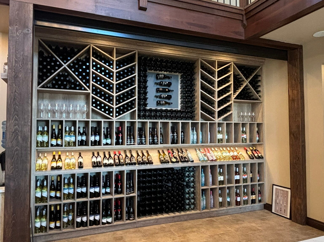 Sprucewood Shores Estate Winery-Harrow必去景点