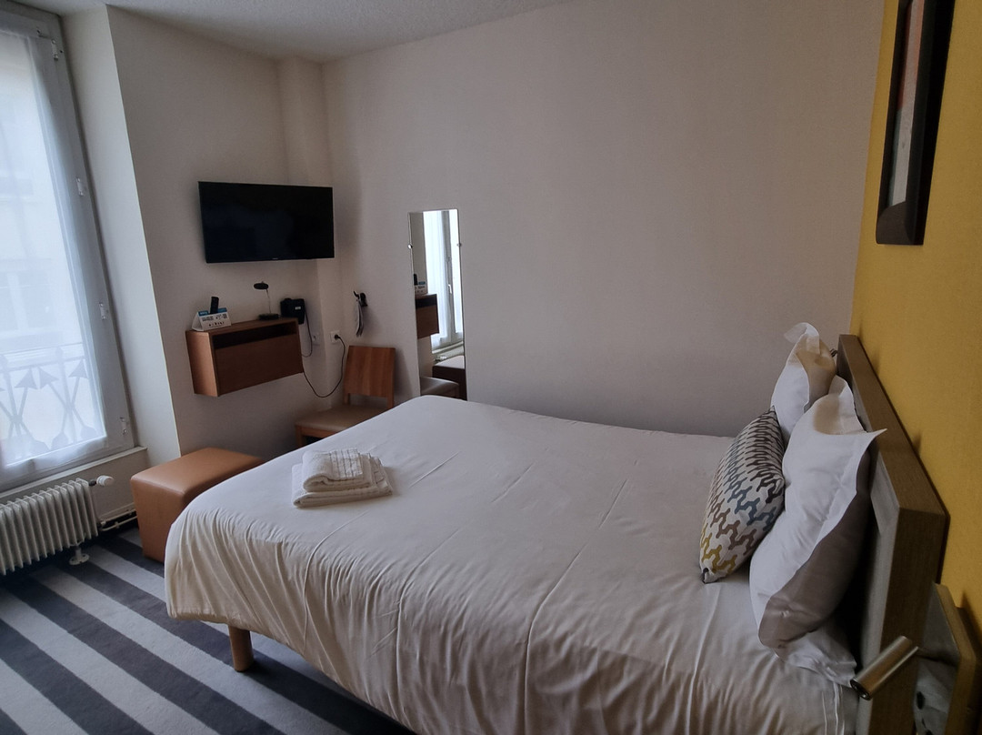 Logis Hôtel De L'europe Poitiers主图
