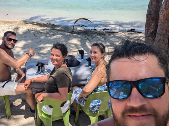 Jade Boat-蓝湾必去景点