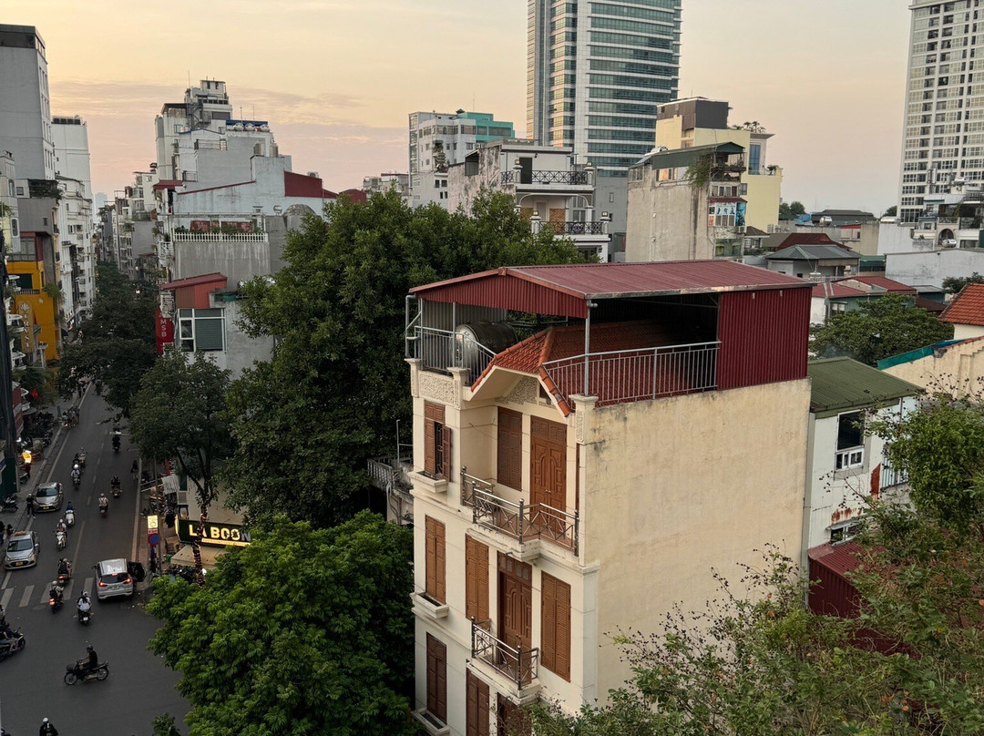 The Flower Boutique Hotel & Travel