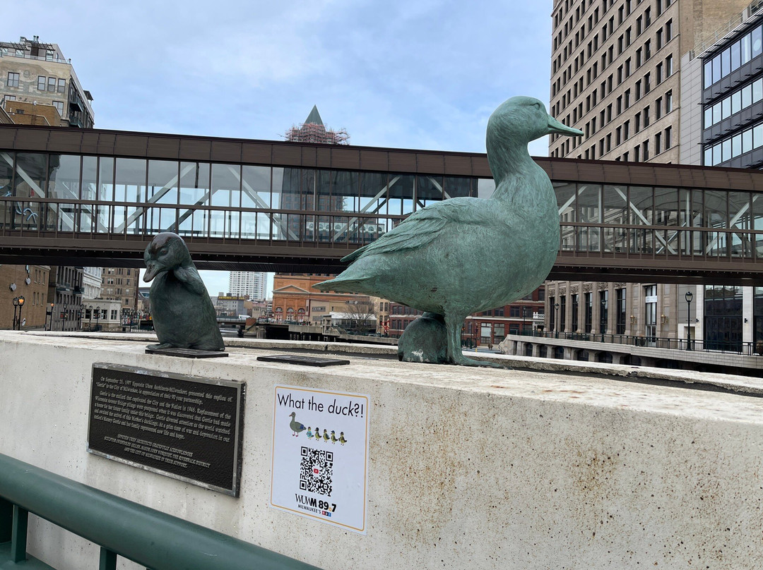 Milwaukee RiverWalk-密尔沃基必去景点