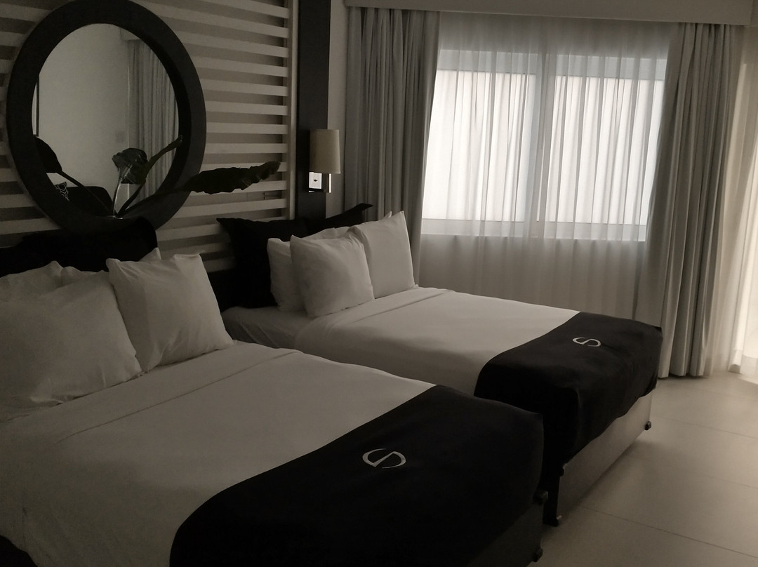 S Hotel Montego Bay主图