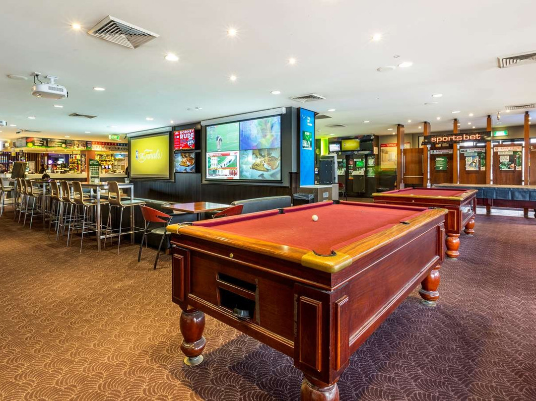 Nightcap at Ashley Hotel主图