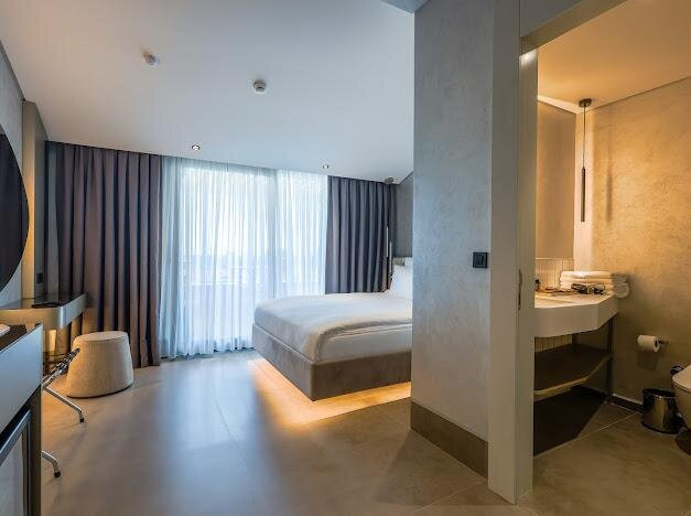 Four Hills Hotel
