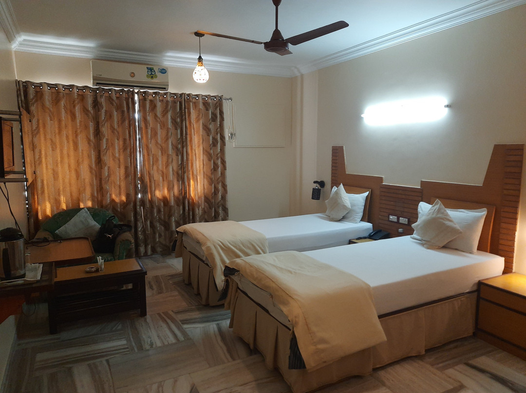 Hotel Woodlands主图