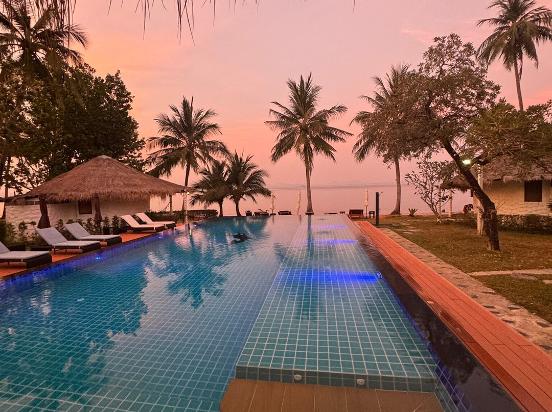 Sunrise Beach Resort主图