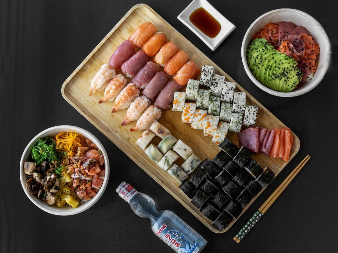 Sushis And Bowls