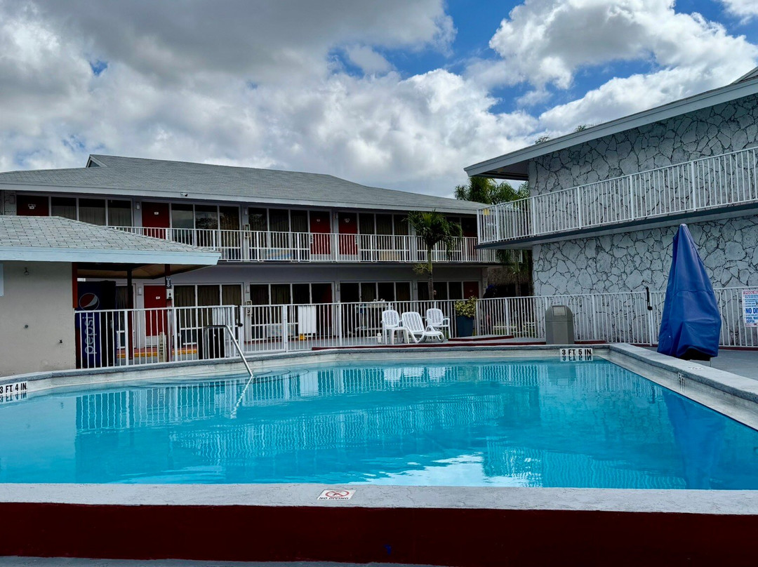 Garden Inn Homestead主图