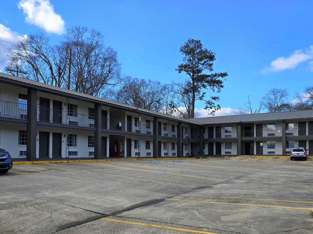 Super 8 by Wyndham Picayune主图