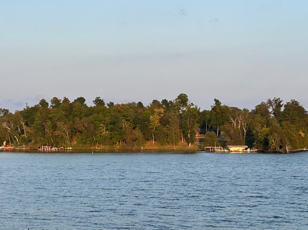 Madden's on Gull Lake主图