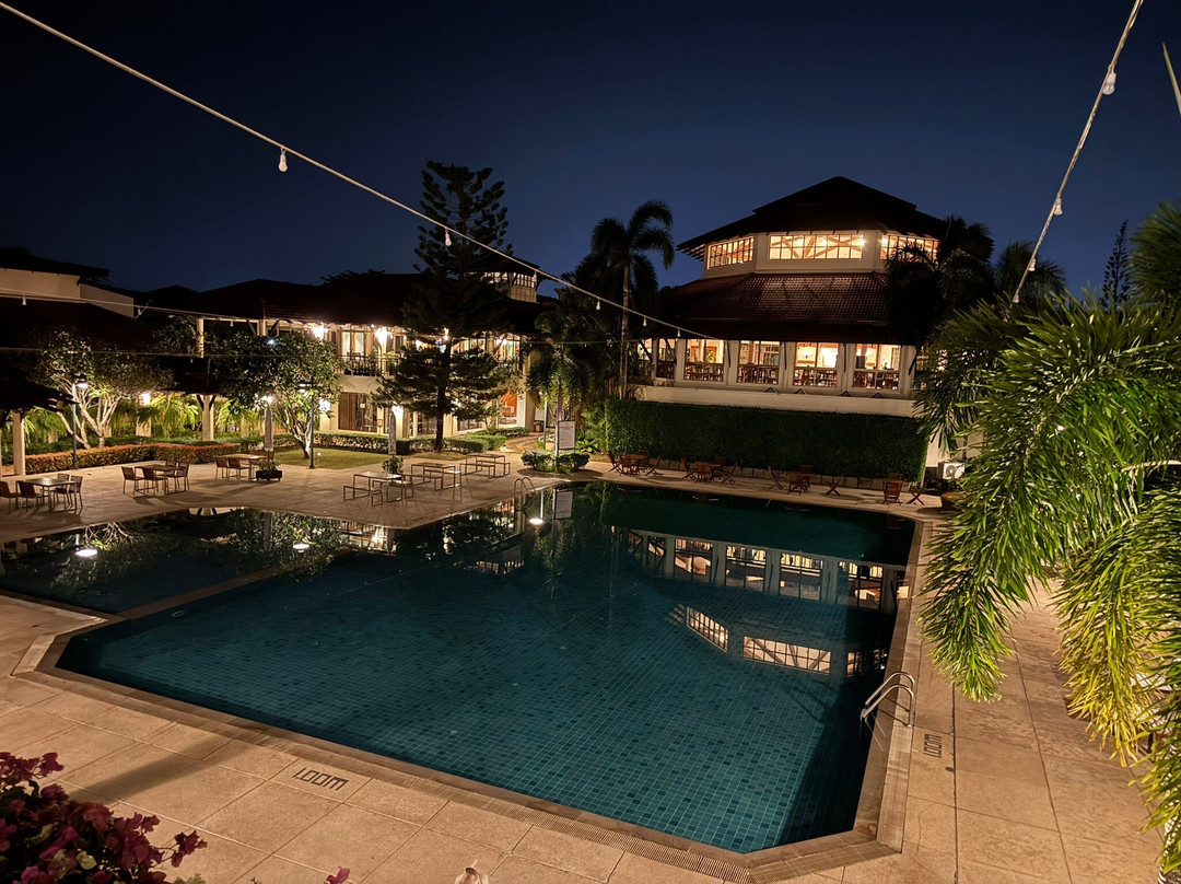 曼尼晨度假酒店主图